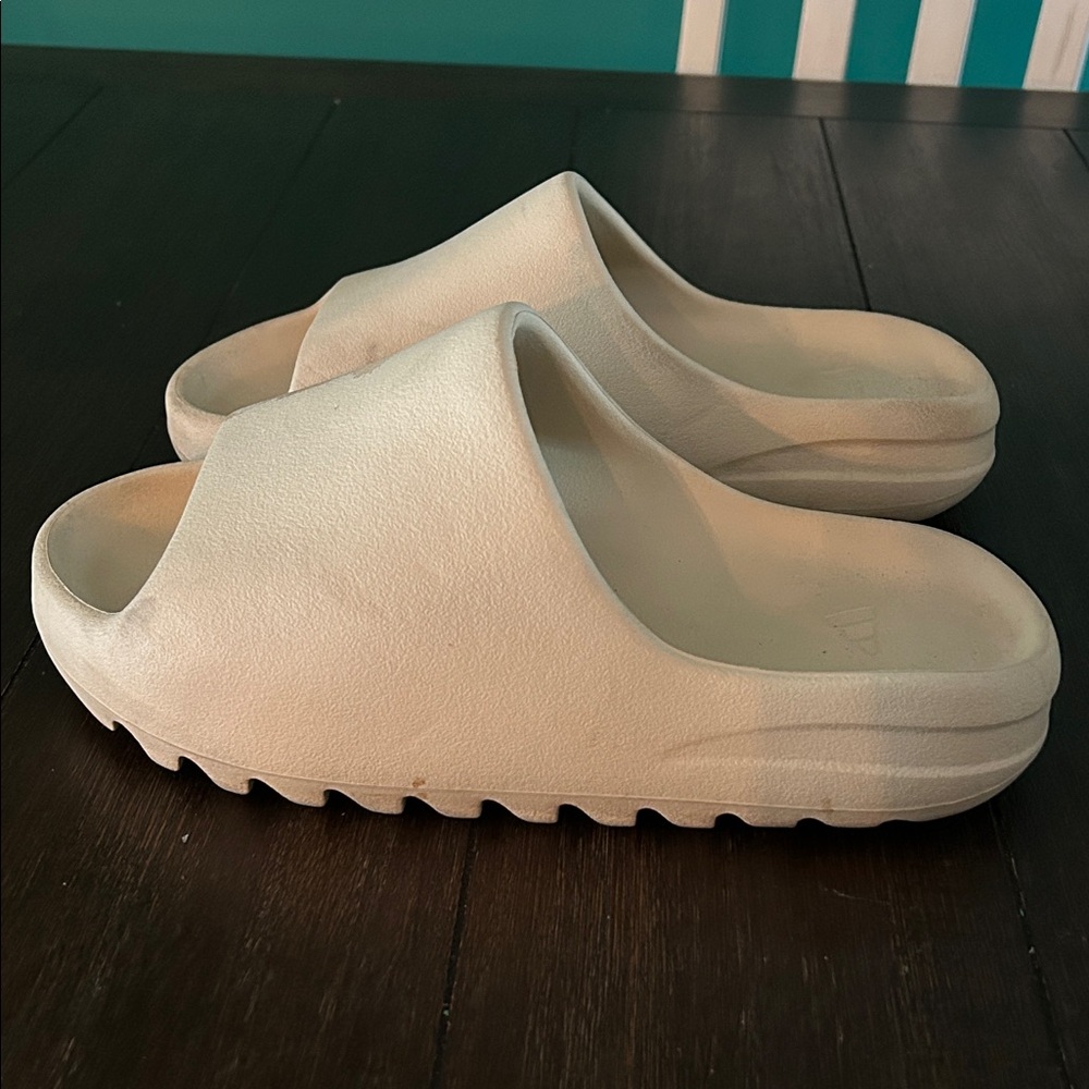 YZY SLIDES